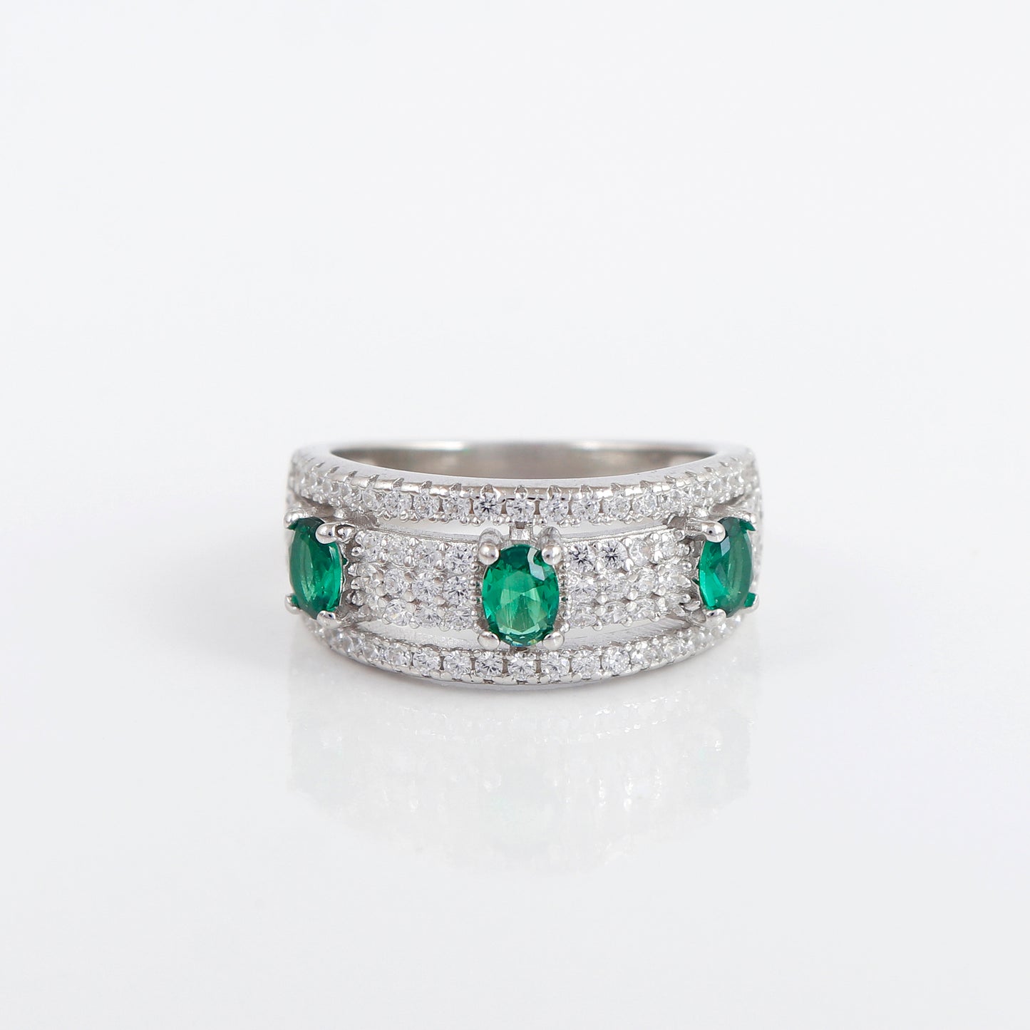 Silver Emerald studded Stone Ring
