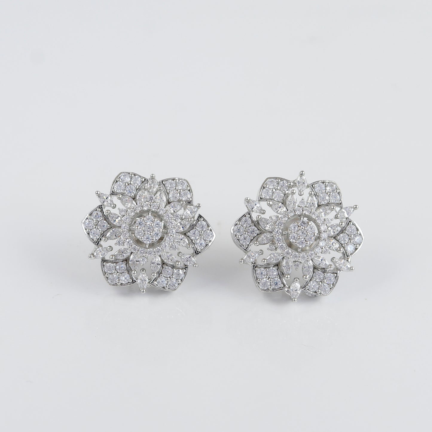 Flower earring made with 925 silver earring