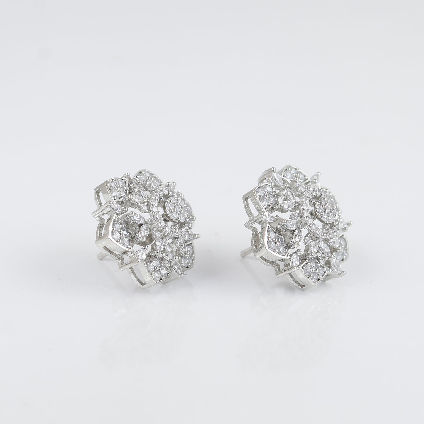 Flower earring made with 925 silver earring