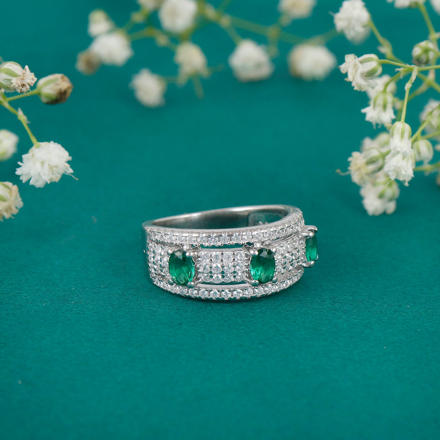 Silver Emerald studded Stone Ring